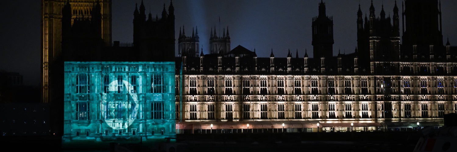 Liz-T 🖊️ **Vote Reform UK** banner