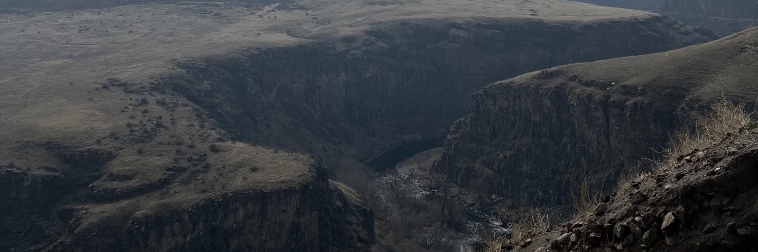 eliffbilgiin's profile banner image