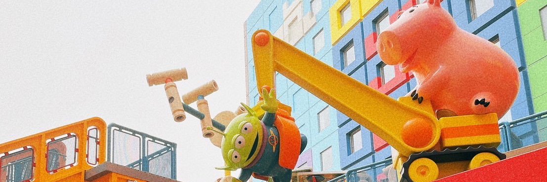 riii___s's profile banner image