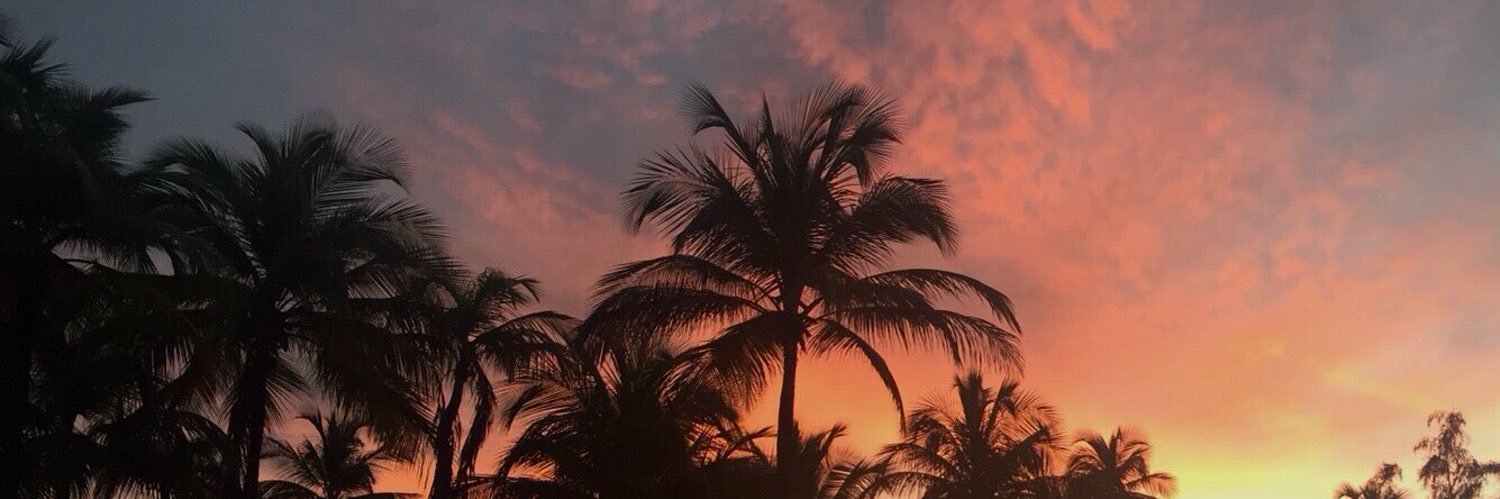 muneerah 🌸 banner