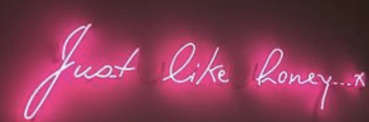 QueenJinaa's profile banner image