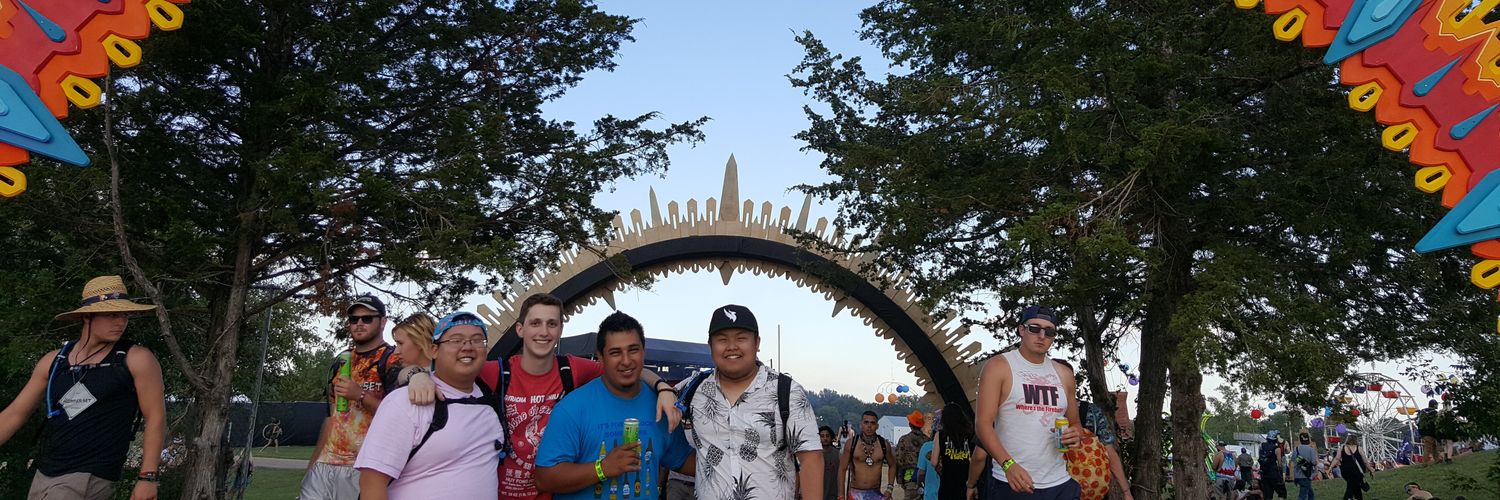 LarryNguyen_'s profile banner image