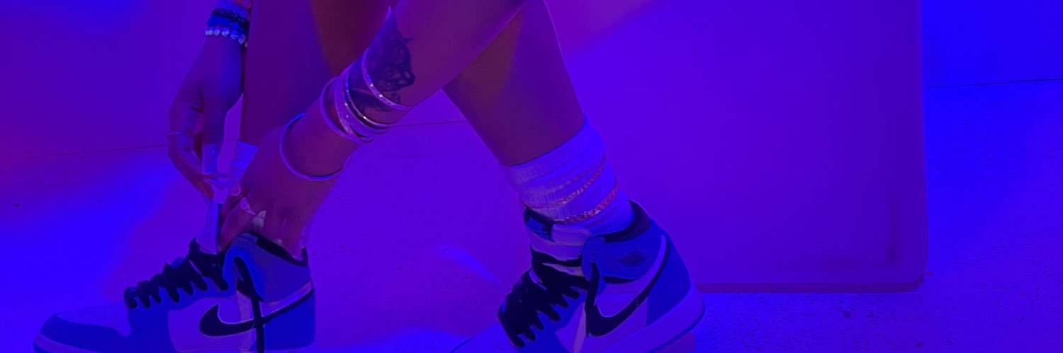 LoveableeLynn's profile banner image