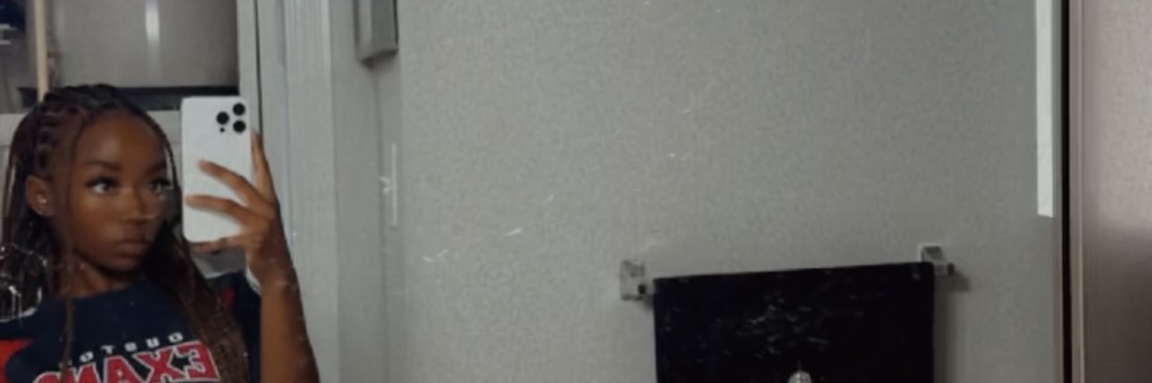 __aambs's profile banner image