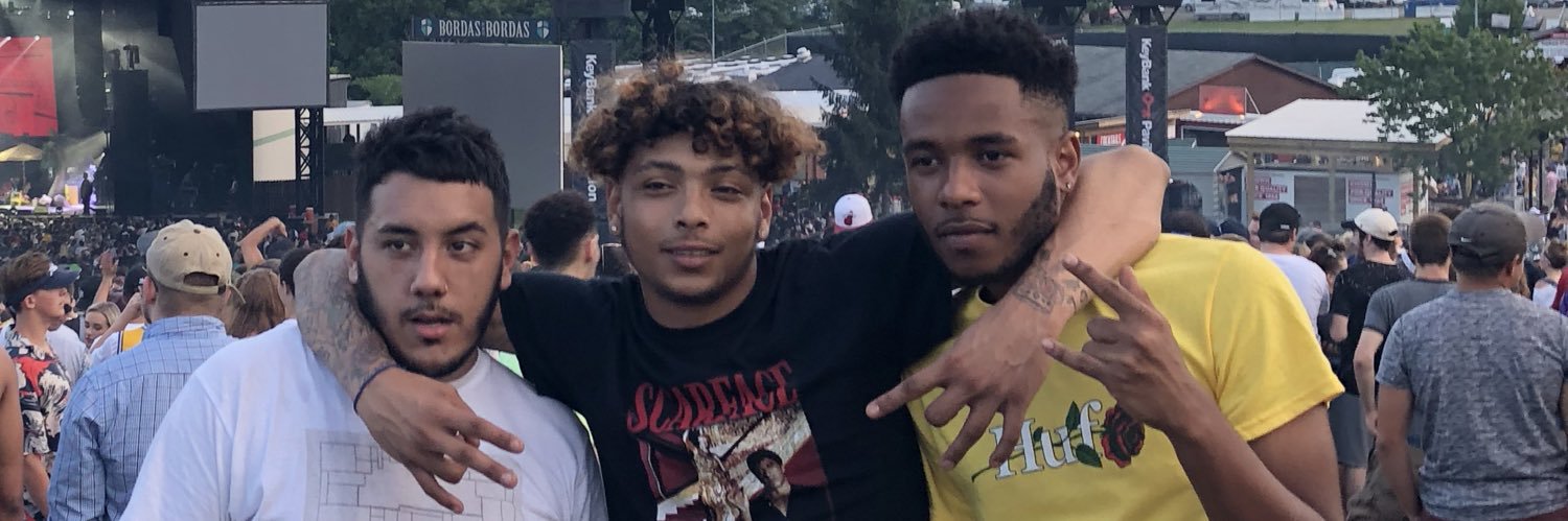 RayGee🧞‍♂️ banner