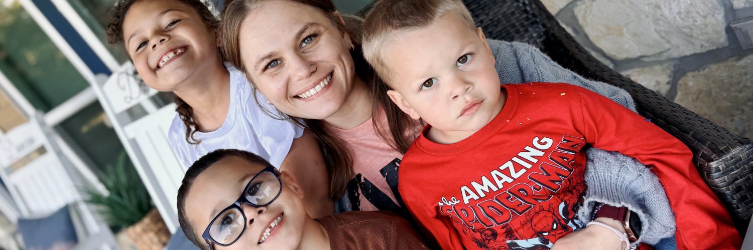 amandarayshell's profile banner image