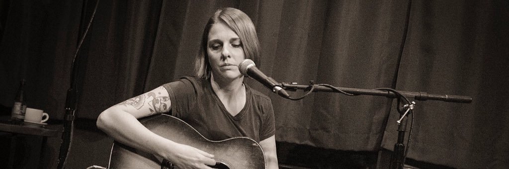 Dori Freeman banner