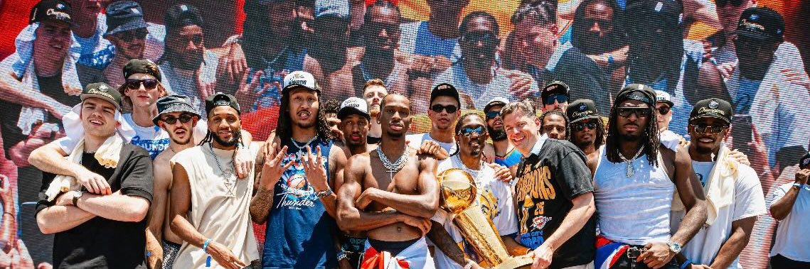 Montse✨♑️ banner