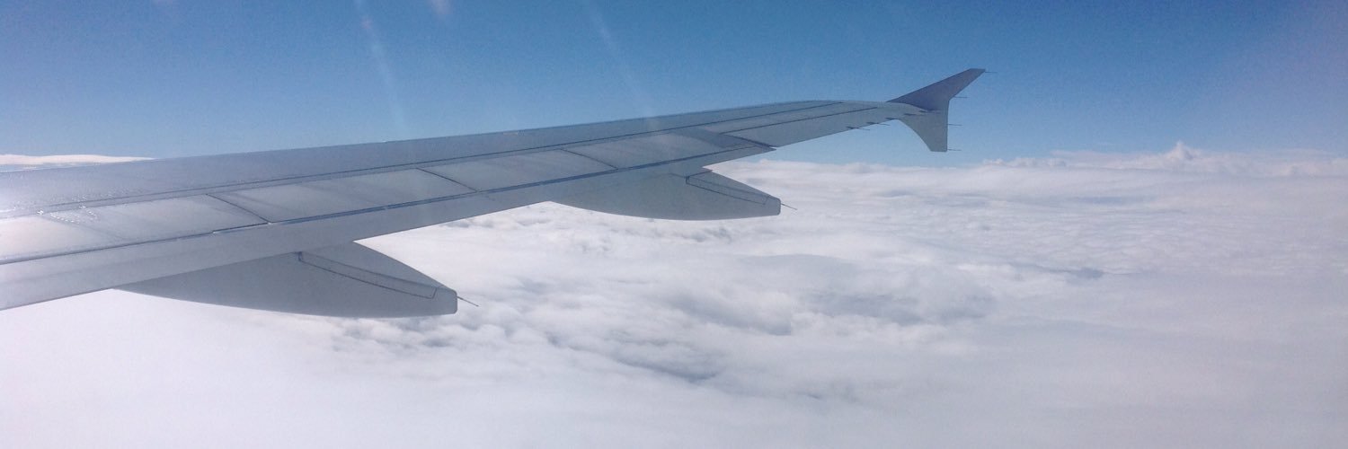 Twitter banner for @Mendez