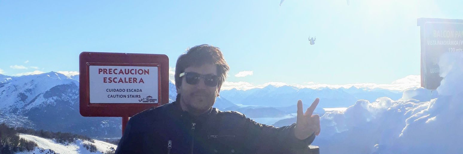 Esteban González banner