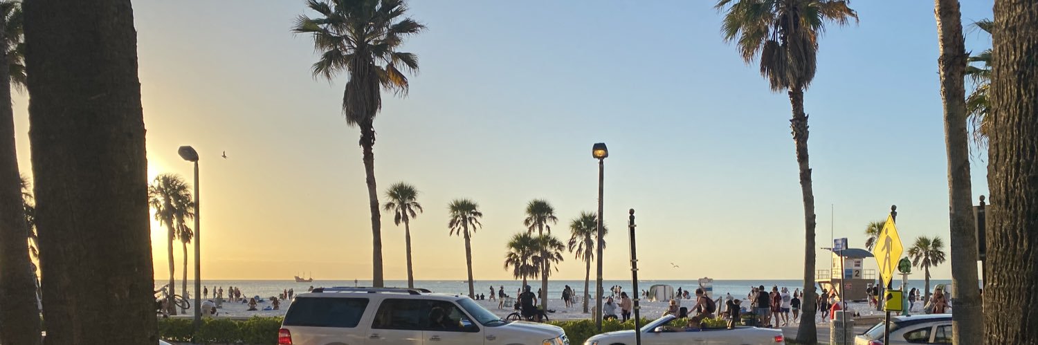 lindsayyygray's profile banner image