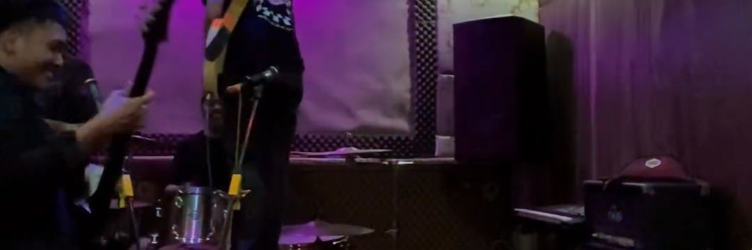 uncleel90s's profile banner image