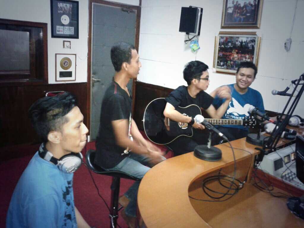 ikang I.D Coustic banner