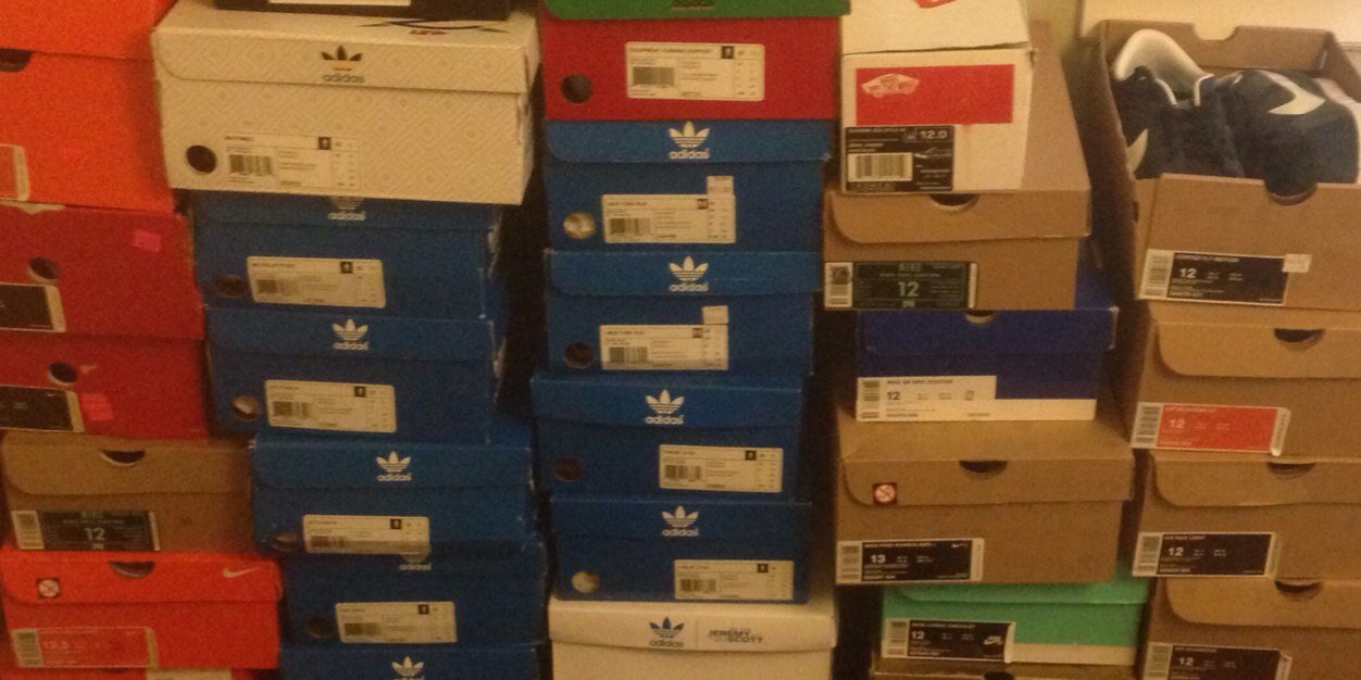 sneakerhead's profile banner image