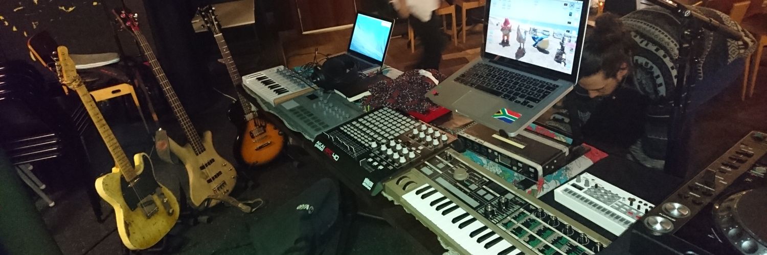 benibroz's profile banner image