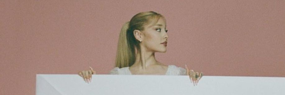 Ariana Grande Online banner