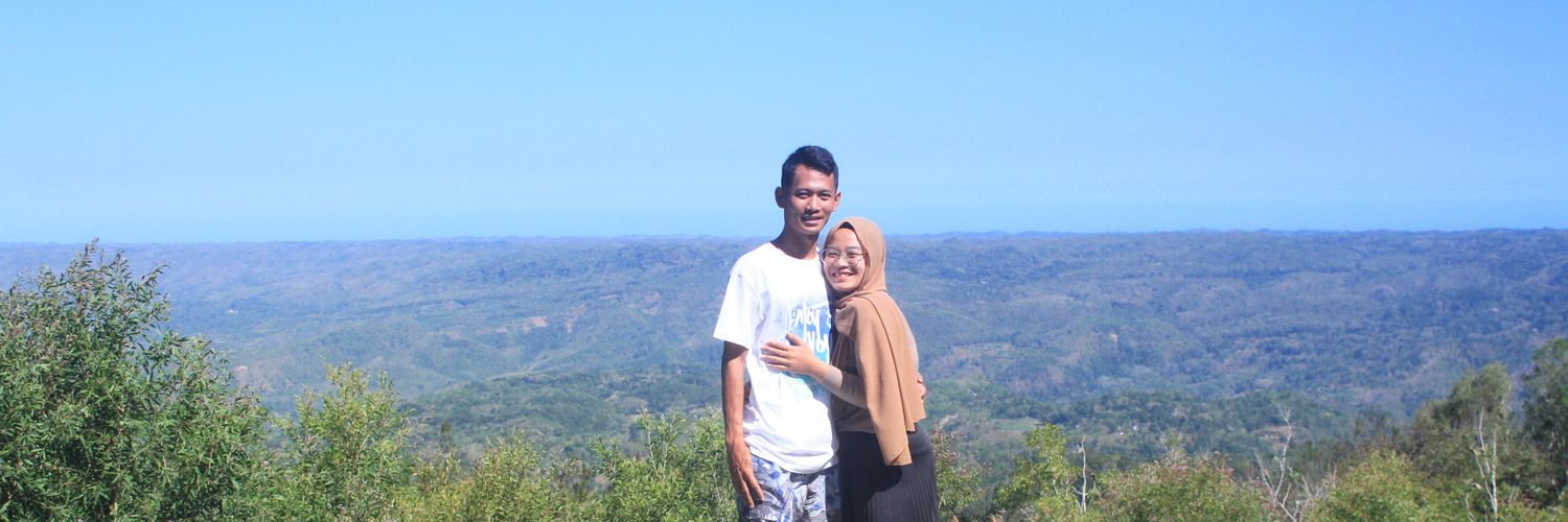 elladesy's profile banner image