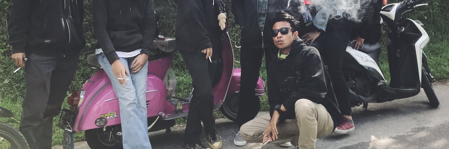 D_yhatT's profile banner image