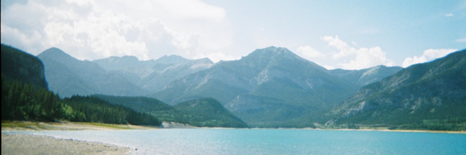 em_warren17's profile banner image