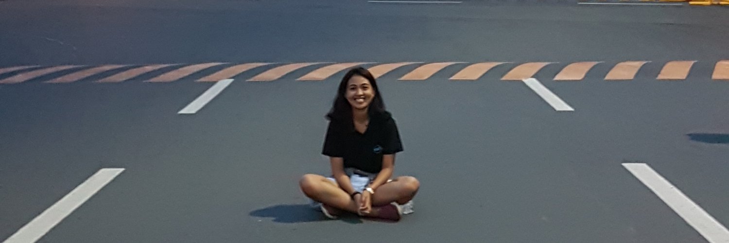 yvetteConnected's profile banner image