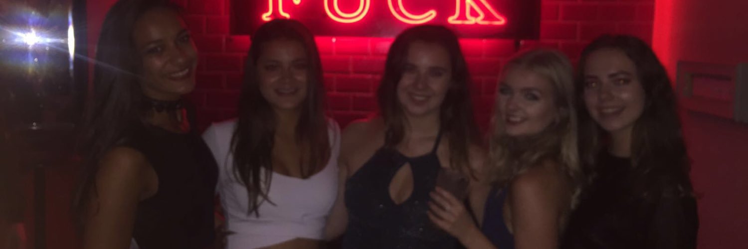 hannahperry96's profile banner image