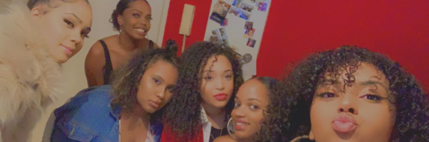 Aleeshia_'s profile banner image