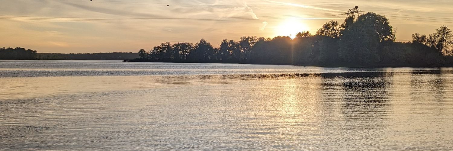 siksfour's profile banner image