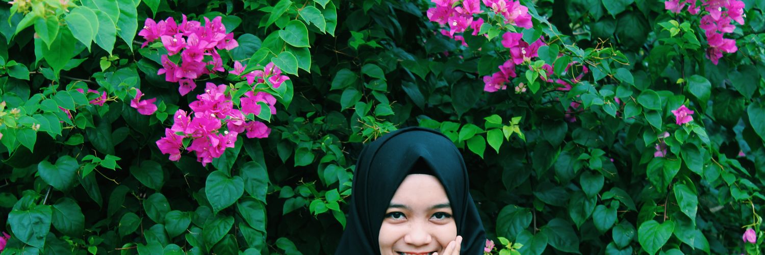 tri_tinitah's profile banner image