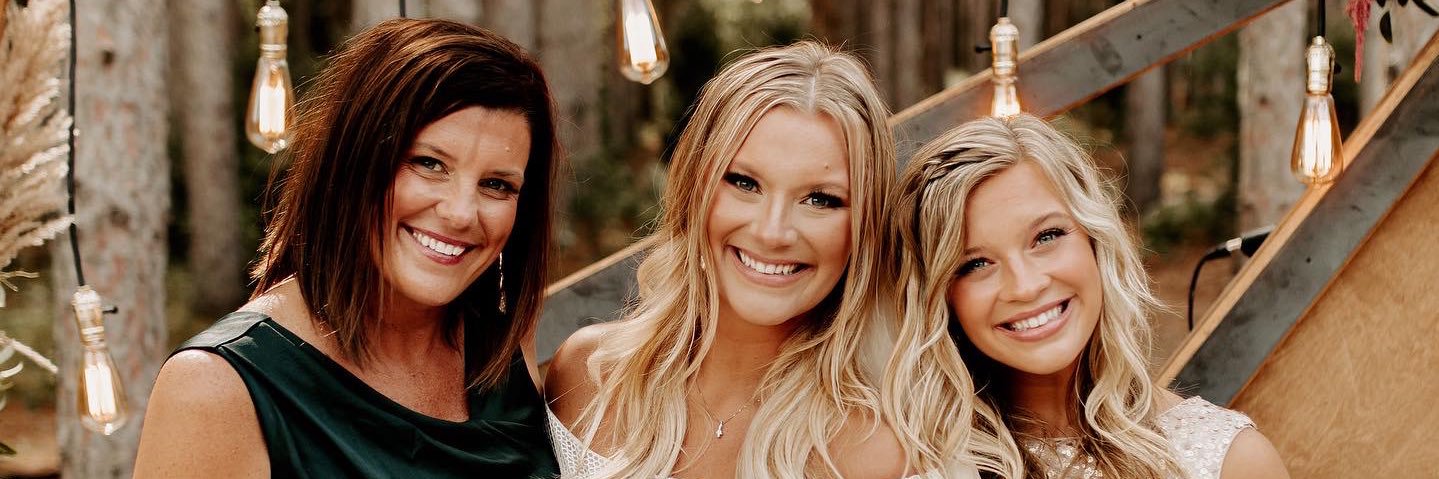 Halle_wolfee's profile banner image