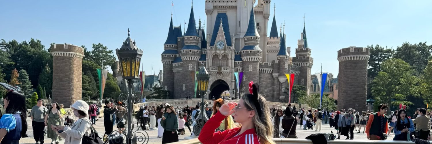larissappezzi's profile banner image
