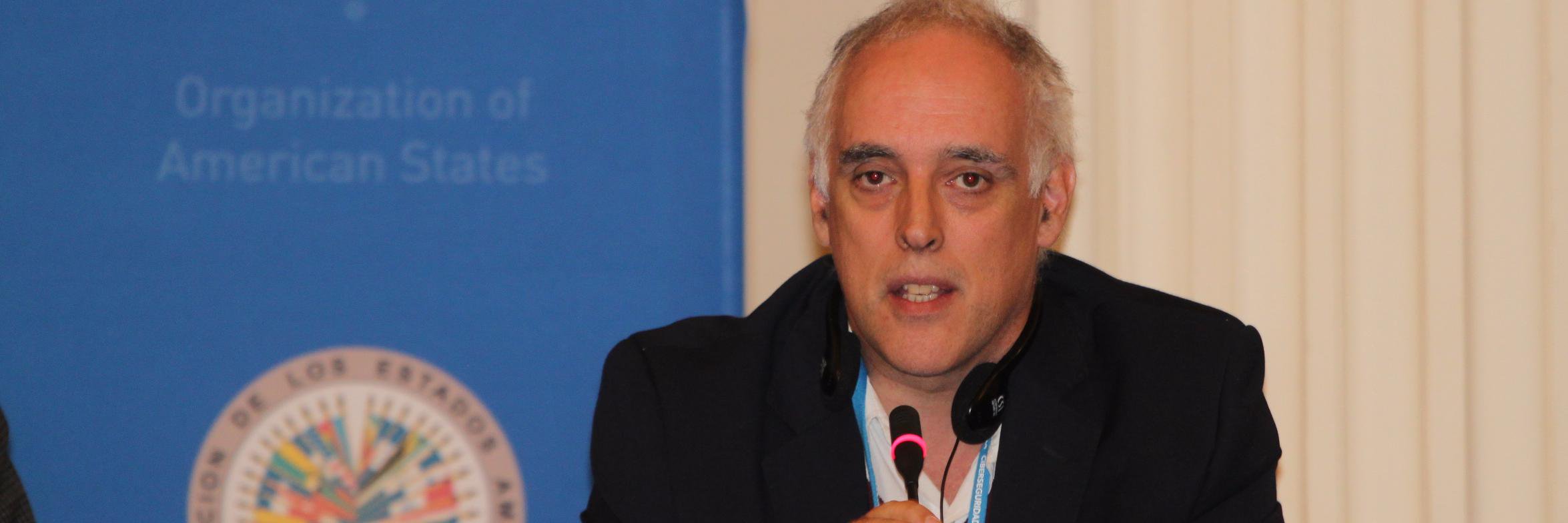 Eduardo Carozo banner