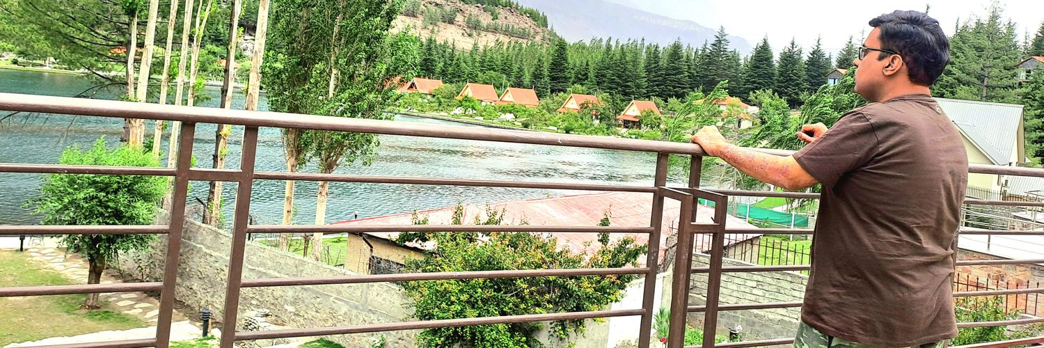 Riazkarimi's profile banner image