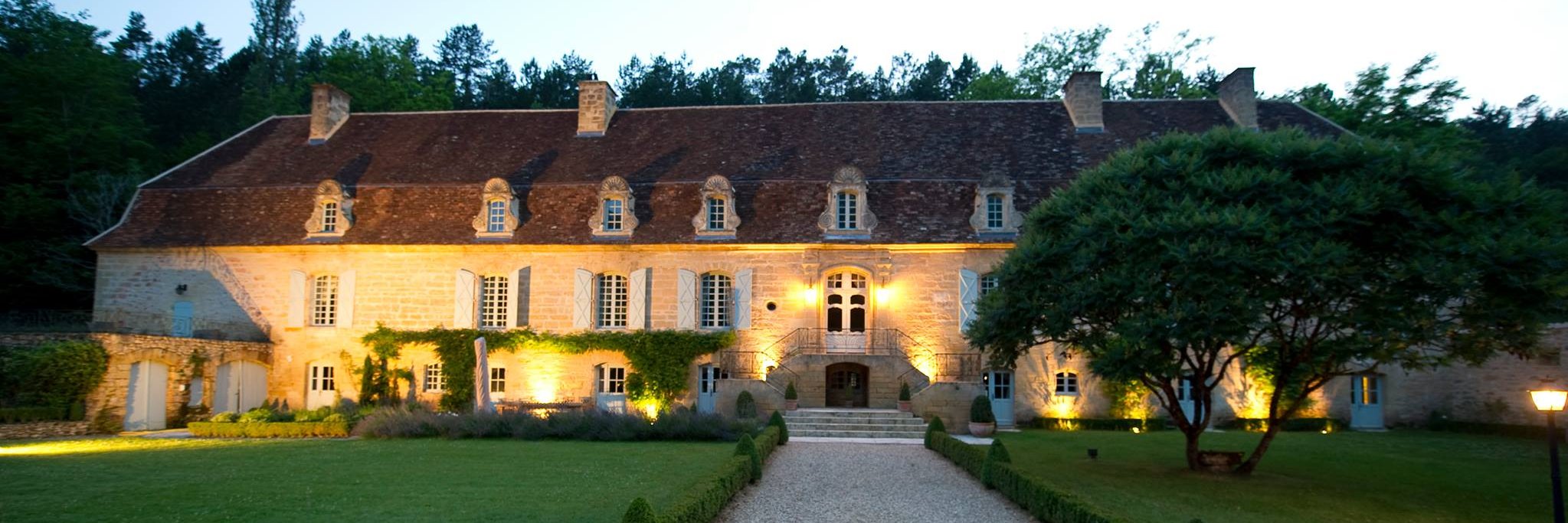 chateaufdr's profile banner image