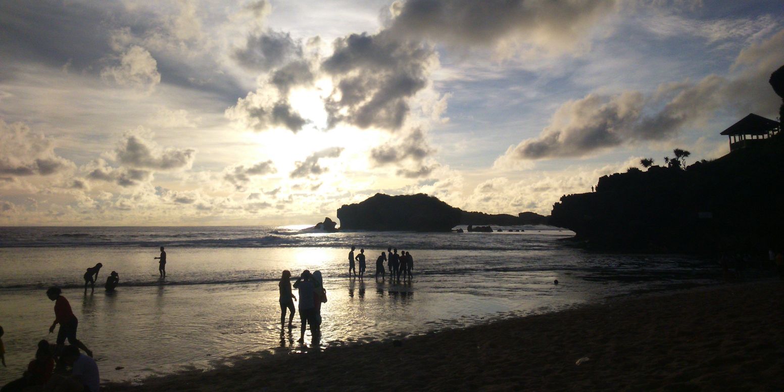 frahmandani's profile banner image