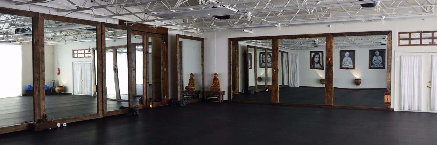 Anuttara Yoga Shala (AnuttaraShala) / Twitter