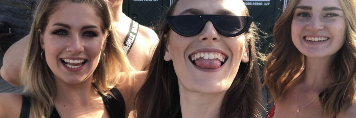 izzzlaa's profile banner image