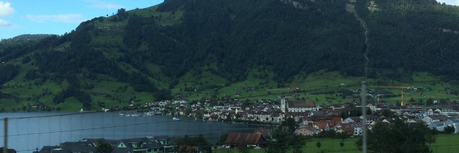 كويتي عنصري banner