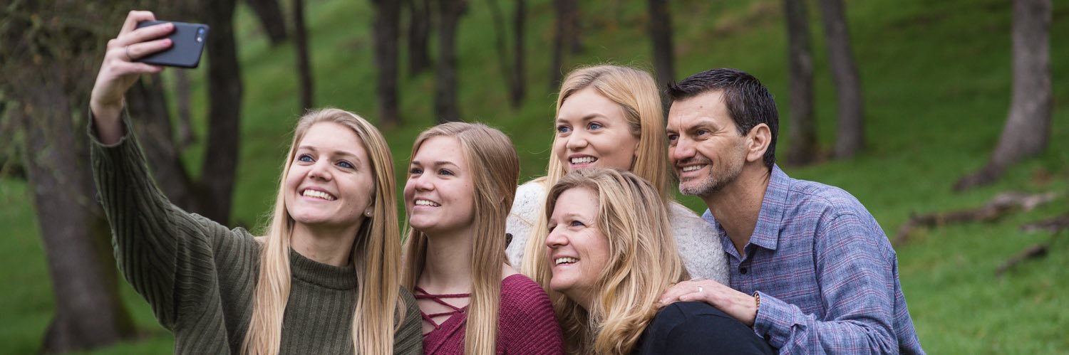 hikatelin's profile banner image