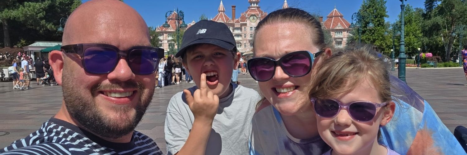 lauraculsh's profile banner image