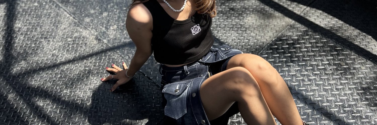 rebecharz's profile banner image