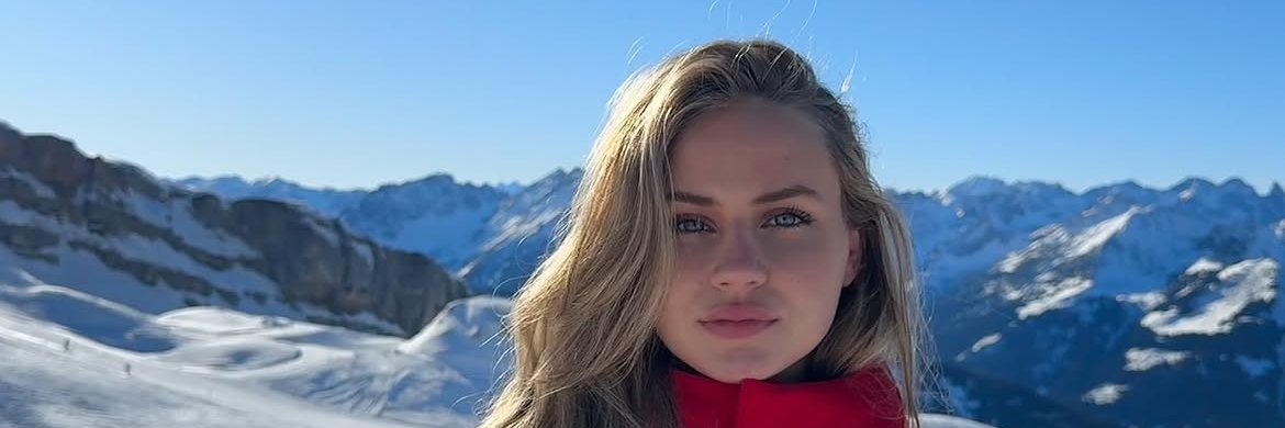 Emma_01y's profile banner image
