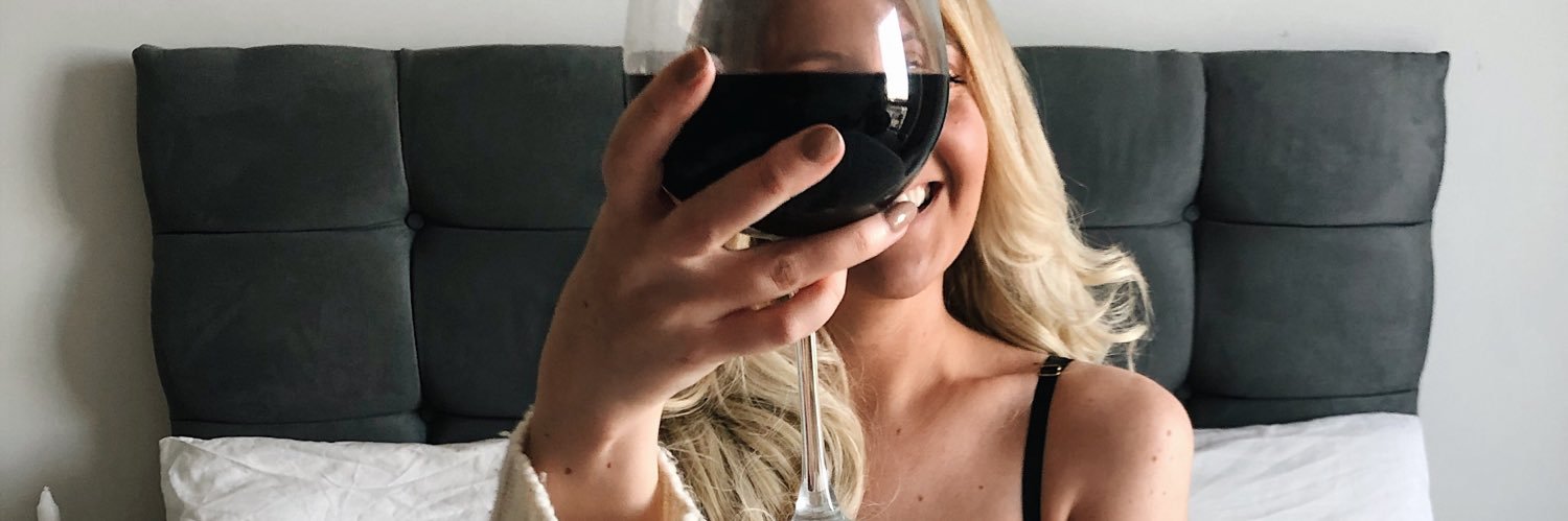 SarahLTurner1's profile banner image