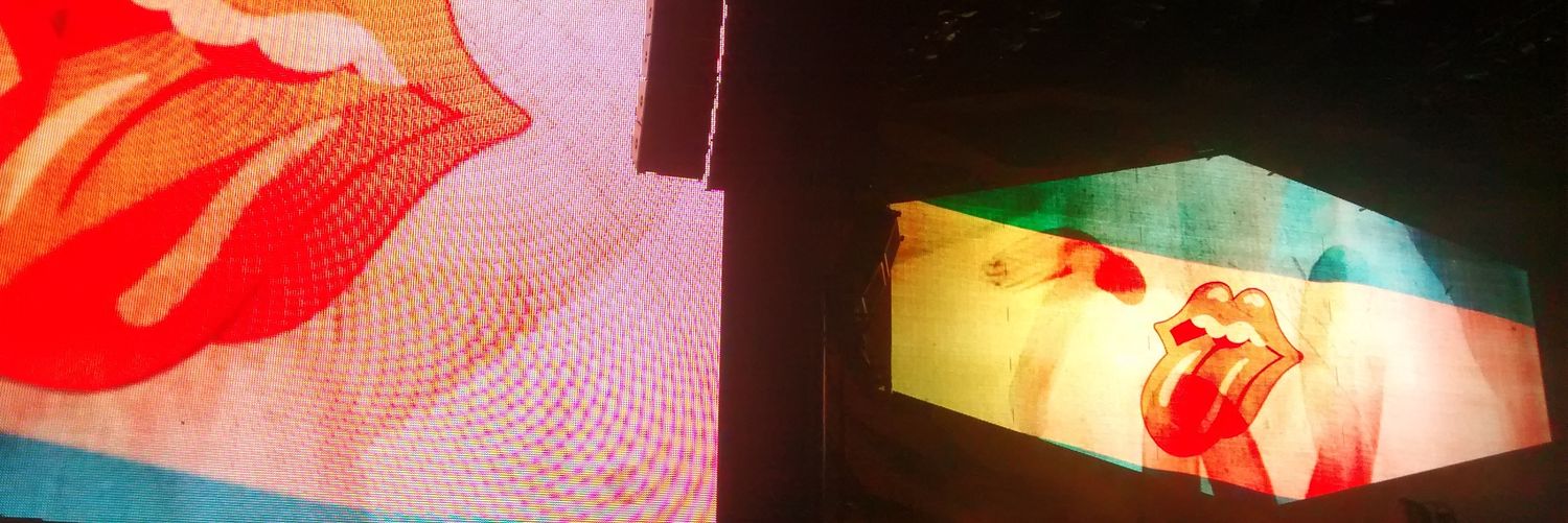 ViickyRicardo's profile banner image