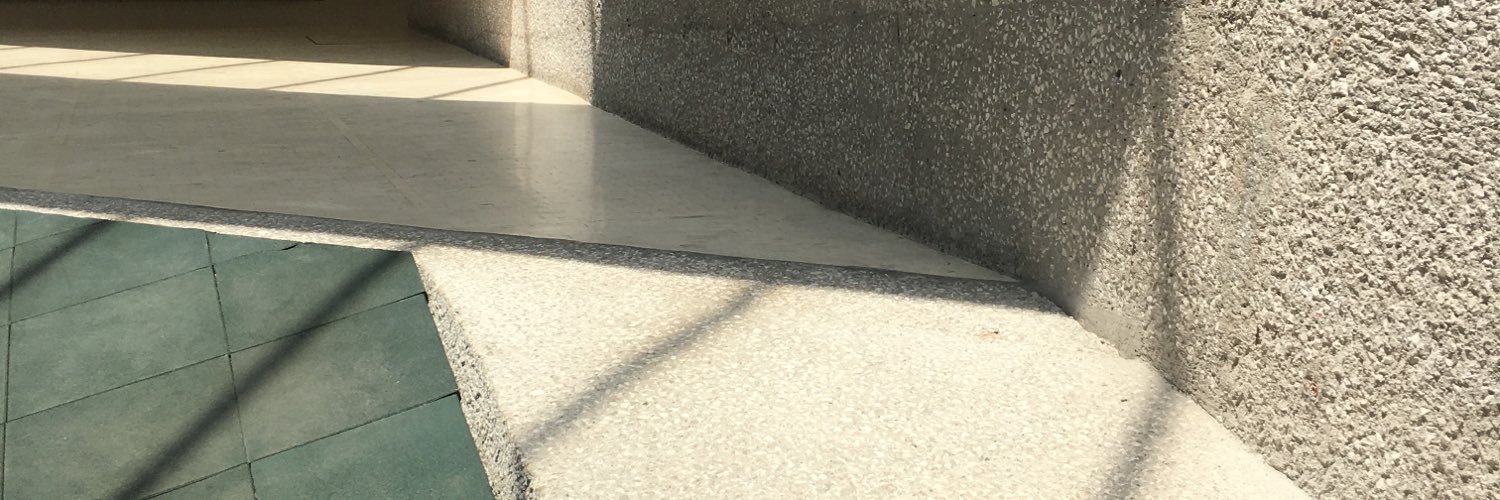comluac's profile banner image