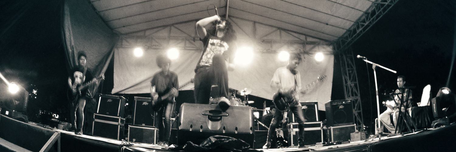 FALLEN EMPIRE MOAN banner