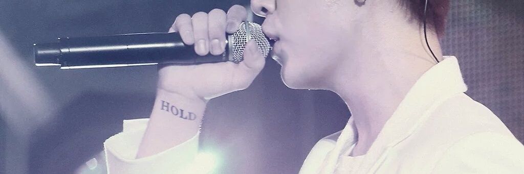 hold_628's profile banner image