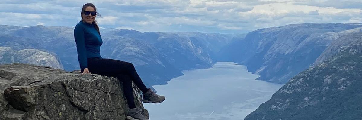 arigarciareyna's profile banner image