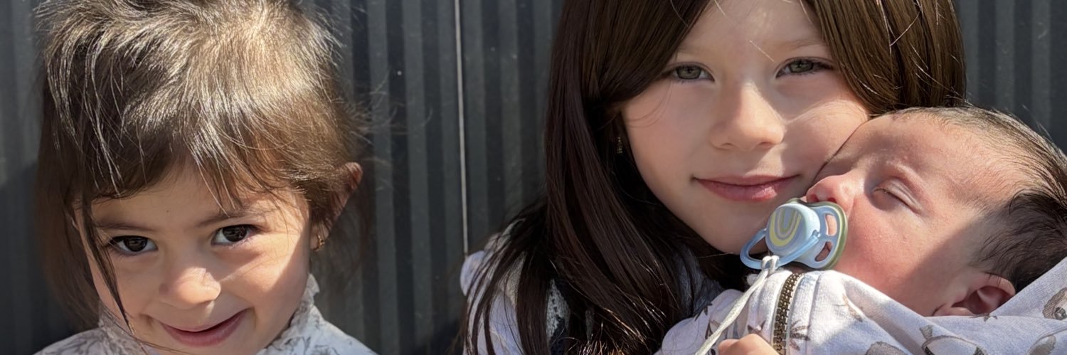 valestorti_'s profile banner image
