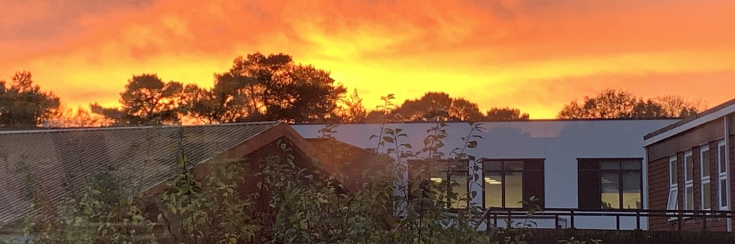 leestoodley's profile banner image