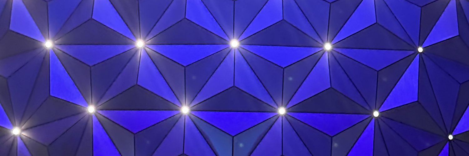 lizzie 🩵✨ banner